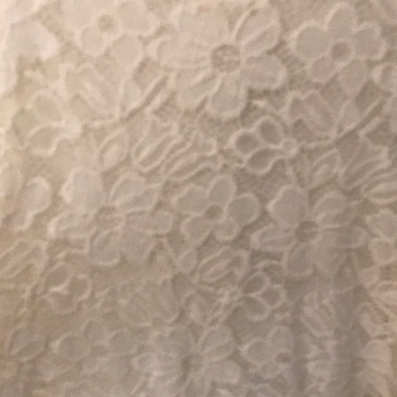 White flower lace dress - Picture 2 of 3